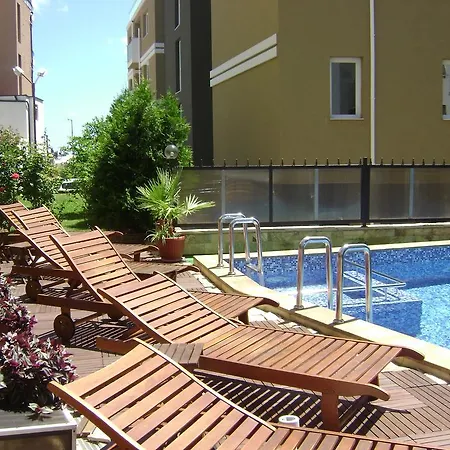 فندق Kandrovi