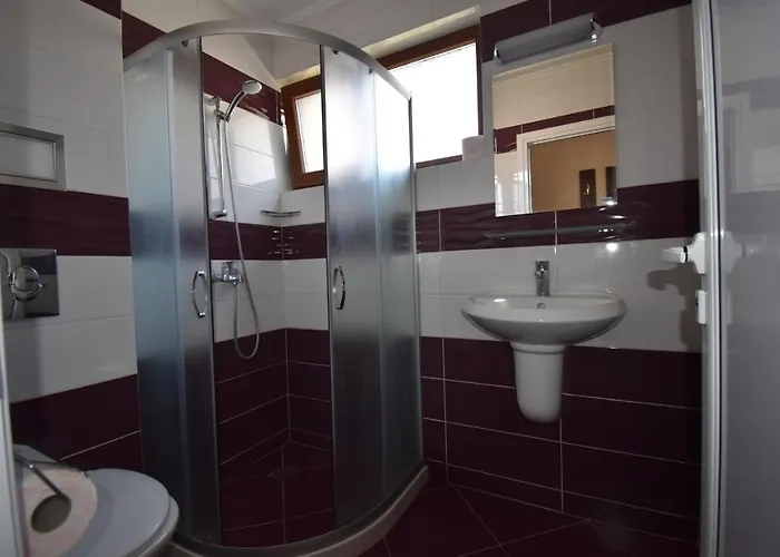 Kandrovi Ξενοδοχείο