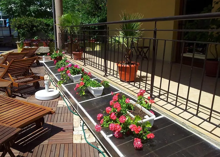 Kandrovi Ξενοδοχείο